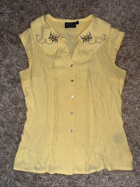 Voodoo Vixen Yellow Embroidered Bee 50s Style Rockabilly Collared Blouse